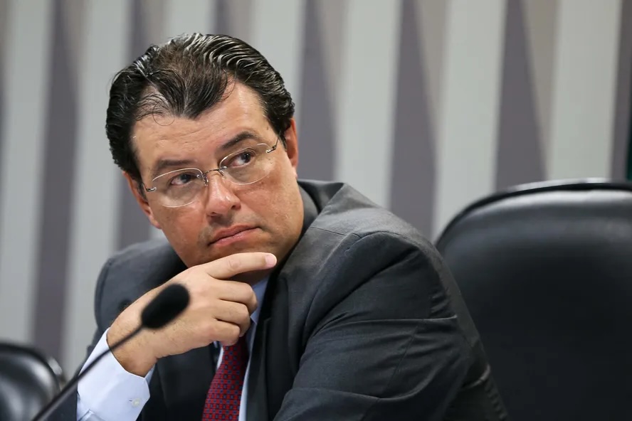 Como Falar com o Senador Eduardo Braga